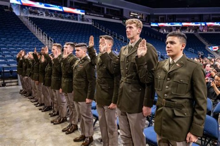 Do enlisted salute cadets?